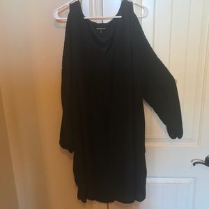 Women’s plus size cold shoulder shift dress